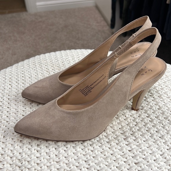 Shoes - Business attire heels in brand new condition!